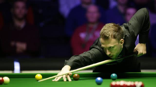 她选择攻读 她选择攻读